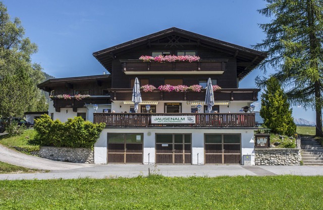 Holiday Apartment "Haus Am Lärchenhang" with Mountain View, Balcony & Wi-Fi