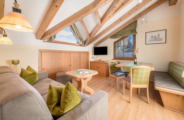 Holiday Apartment "Haus zur Vogelweide App 5" with Mountain View, Balconies & Wi-Fi