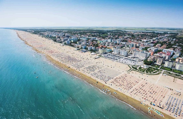 Holiday apartment in a newly built residence including a beach package