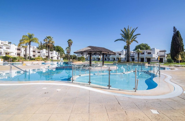 Holiday Apartment in Albufeira resort with Self Check-in, Wi-Fi, Terrace & Shared Pools