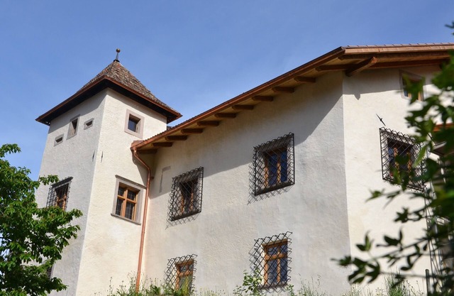 Holiday apartment in the newly restored, historic Lidl residence near Merano