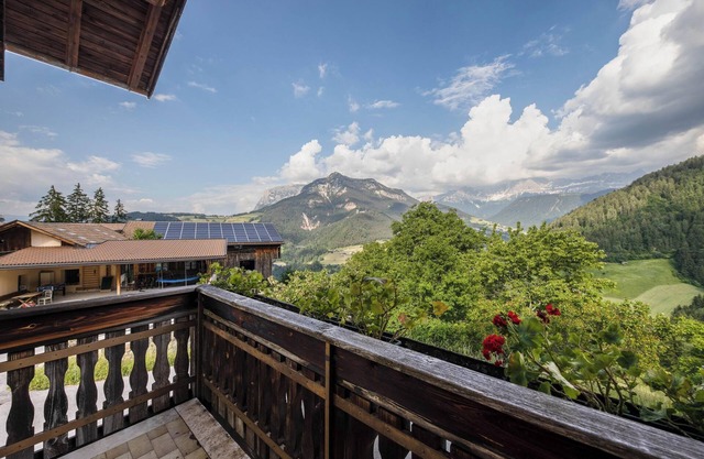 Holiday Apartment "Grödnerhof - Heidi" Mountain View, Wi-Fi, Garden & Balcony