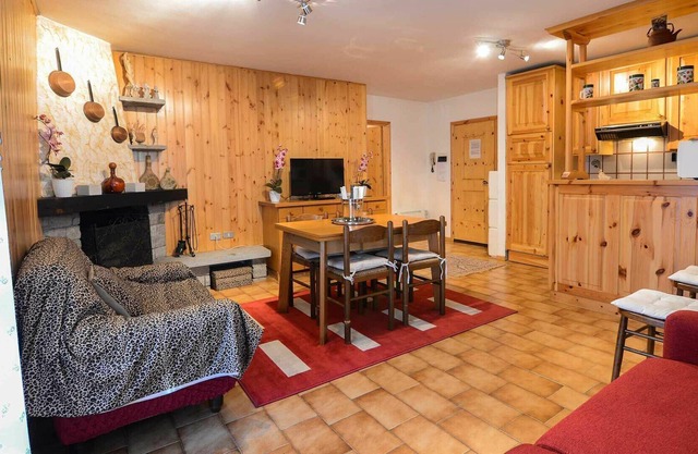 Holiday Apartment in Campodolcino with 2 bedrooms sleeps 6