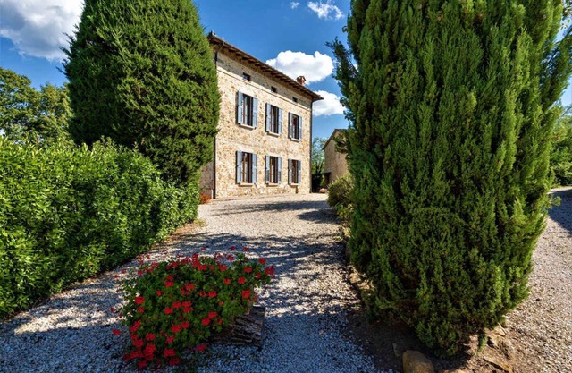 Holiday apartment embedded in the Tuscan landscape