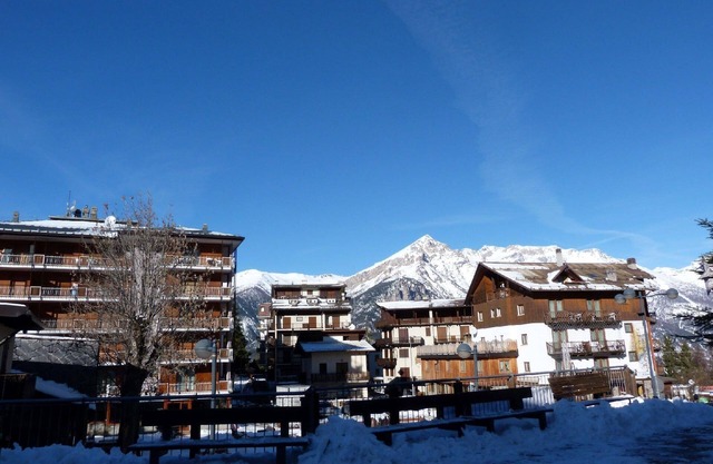 Holiday apartment Sauze d'Oulx for 1 - 4 persons with 1 bedroom - Holiday apartment in one or multi-