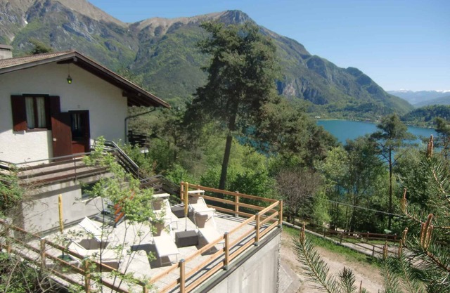 Holiday apartment with grill