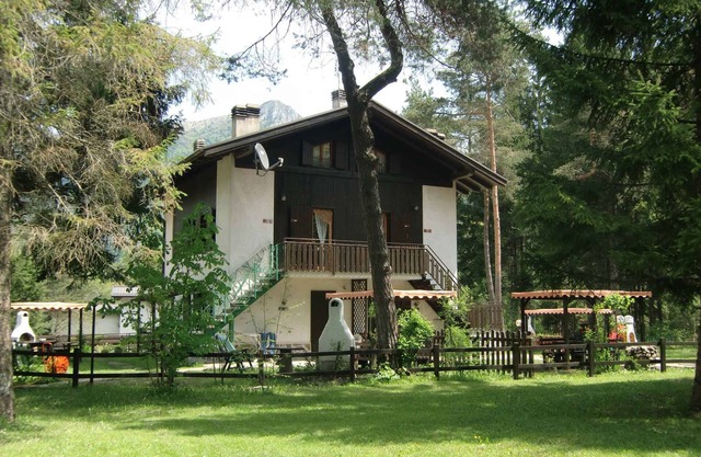 Holiday apartment near the lake