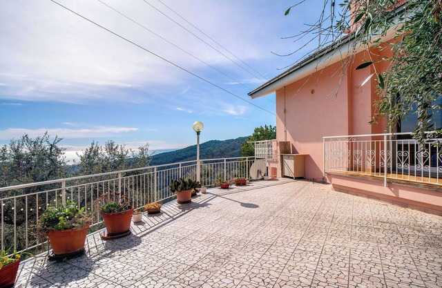 Holiday Apartment "Paola" with Sea View, Private Terrace & Wi-Fi