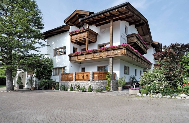 Holiday Apartment 'Klementhof No. 2' with Mountain View, Shared Pool and Wi-Fi