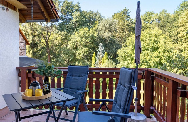 Holiday Apartment "Kleinbreitenbach" with Private Garden, Balcony & Wi-Fi