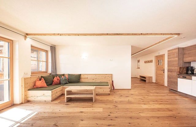 Holiday Apartment "Kofler Zw Den Wänden Apt Zirm" with Mountain View, Shared Garden & Wi-Fi