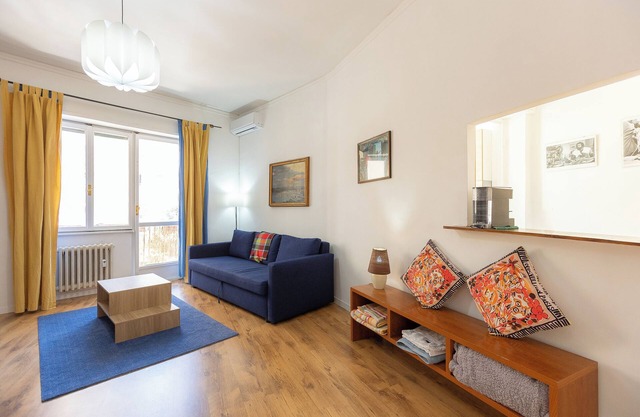 Holiday Apartment "La Casa Di Rob E Cris" with 2 Balconies & Wi-Fi
