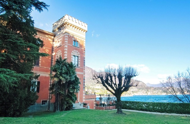 Holiday Apartment "La Contessa" with Private Garden, Wi-Fi & Air Conditioning