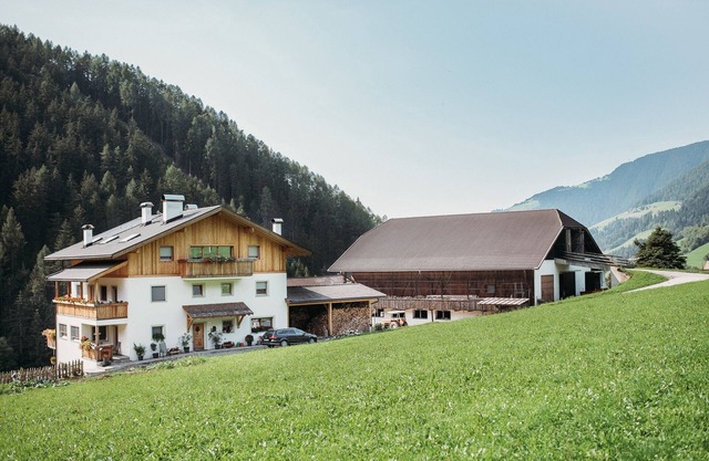Holiday Apartment “Lahnbach Großkarneid” in Beautiful Scenery with Mountain View