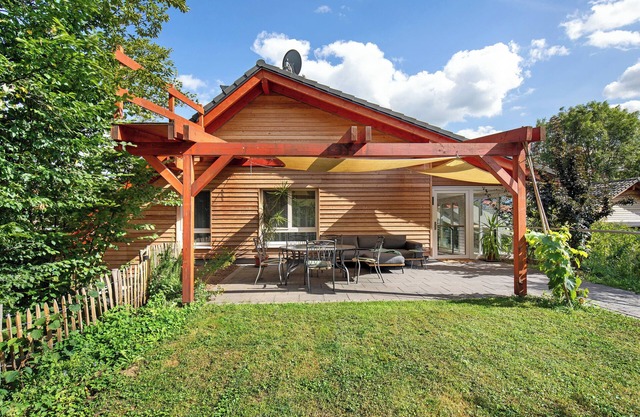 Holiday Apartment "Leben Am Weinberg" with Shared Terrace, Shared Garden & Wi-Fi