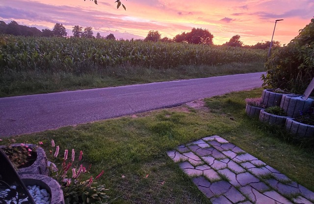 Holiday Apartment 'Lütt Stuv' with Private Terrace, Shared Garden and Wi-Fi