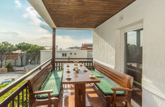 Holiday apartment Makarska for 1 - 5 persons with 4 bedrooms - Holiday house