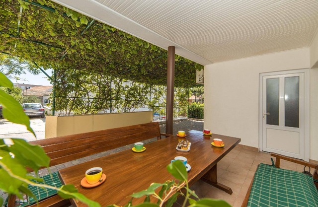 Holiday apartment Makarska for 1 - 7 persons with 3 bedrooms - Holiday apartment