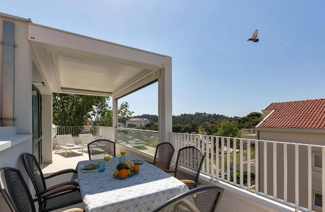 Holiday apartment Makarska for 1 - 4 persons with 2 bedrooms - Holiday apartment in one or multi-fam