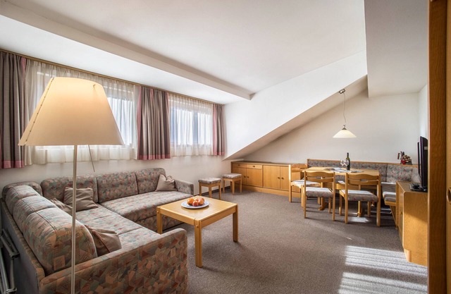 Holiday Apartment "Manuel's App Watschinger - Frieda" with Mountain View & Wi-Fi