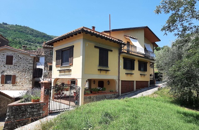 Holiday apartment Marliana for 1 - 6 persons with 4 bedrooms - Twin house