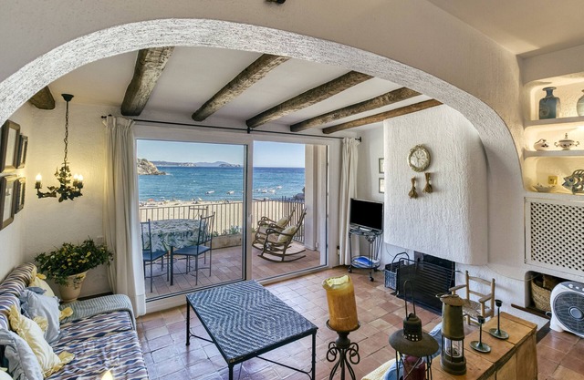 Holiday Apartment 'Mediterranean Paradise' close to Beach with Terrace & Wi-FI