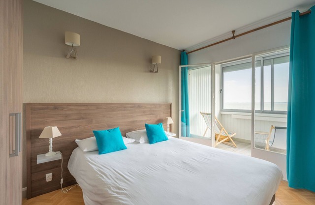 Holiday Apartment "Mer Beau Rivage" near Beach with Private Terrace & Wi-Fi
