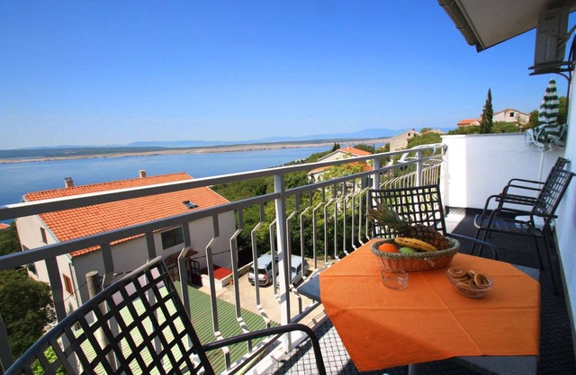 Holiday apartment mit Balkon und Meerblick