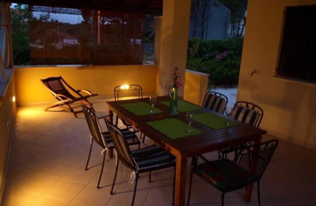 Holiday apartment Milna for 1 - 4 persons with 2 bedrooms - Twin house