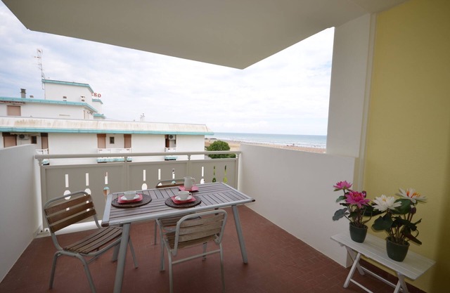 Holiday apartment mit Klimaanlage und Balkon