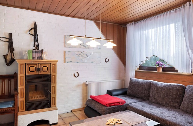 Holiday Apartment 'Mole Valley Ranch 2' with Balcony and Wi-Fi
