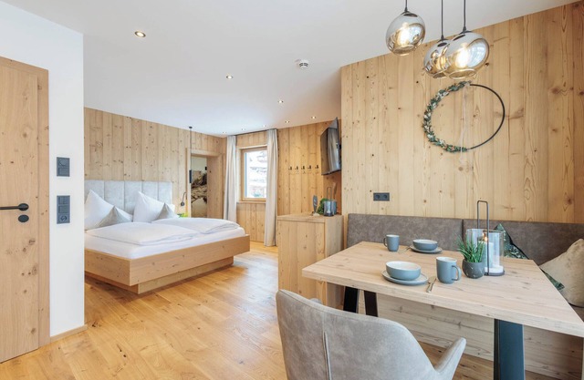 Holiday Apartment 'Mountain Suite No°204' with Mountain View, Balcony and Wi-Fi