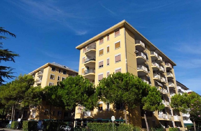 Holiday apartment near the sea with air conditioning and parking space