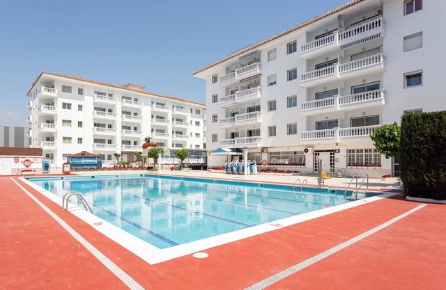 Holiday Apartment near the Beach with Pool, Wi-Fi, Garden & Terrace