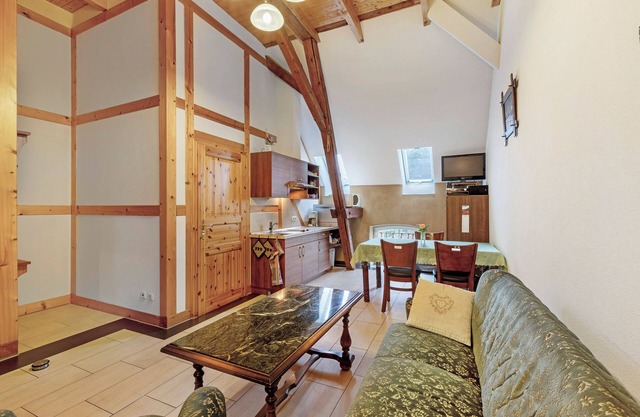 Holiday Apartment No. 5 "Kiefer" with Shared Garden and Wi-Fi