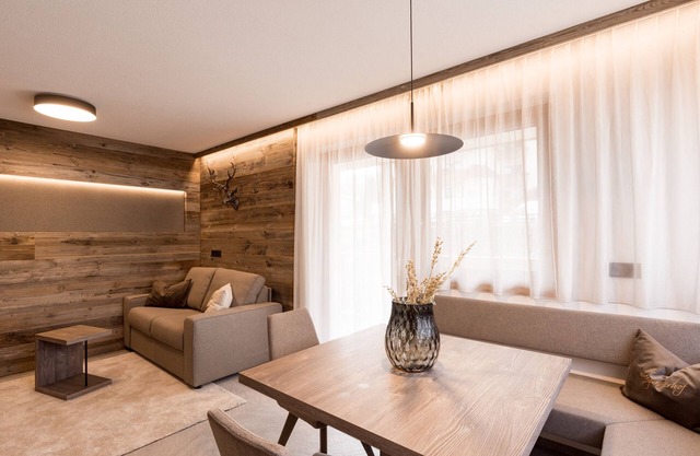 Holiday Apartment 'Obergasserhof Hüttengaudi' with Mountain View, Shared Garden & Wi-Fi