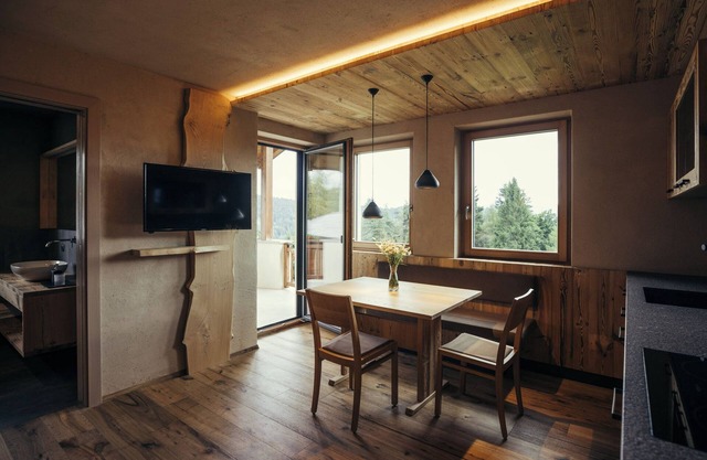 Holiday Apartment "Obertimpflerhof Rosi" with Mountain View, Balcony & Wi-Fi