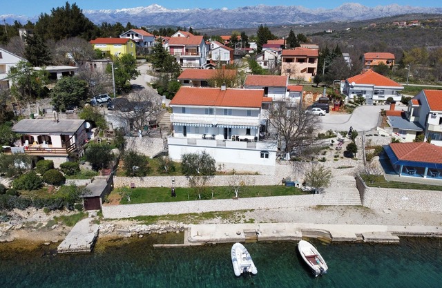 Holiday apartment Obrovac for 1 - 8 persons with 4 bedrooms - Holiday house
