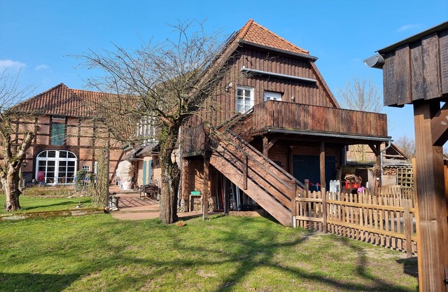 Holiday Apartment Oertzheide with Private Garden, Balcony and Wi-Fi