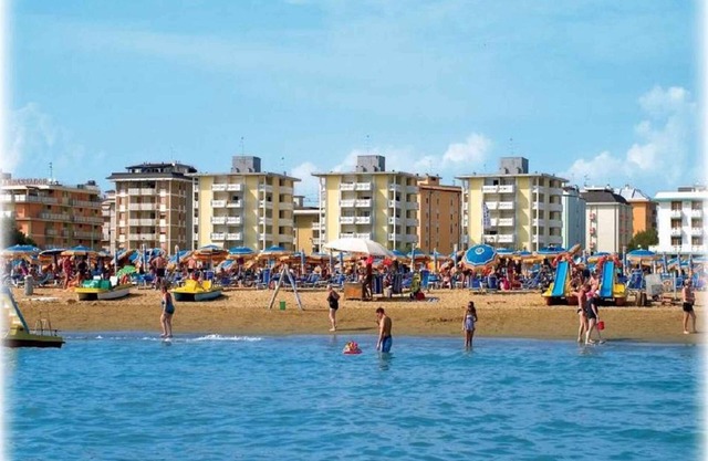 Holiday apartment on the beach