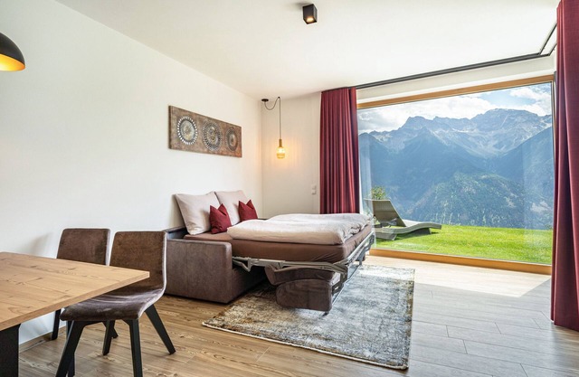 Holiday Apartment "Paflur Lodges Abendrot" with Mountain View, Private Terrace & Wi-Fi