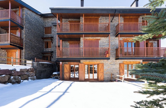 Holiday Apartment “Pie de pistas Font Canaleta La Molina” next to Ski Slopes with Terrace & WiFi