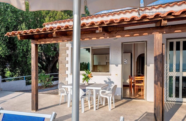 Holiday apartment Pisciotta for 1 - 6 persons with 2 bedrooms - Row house