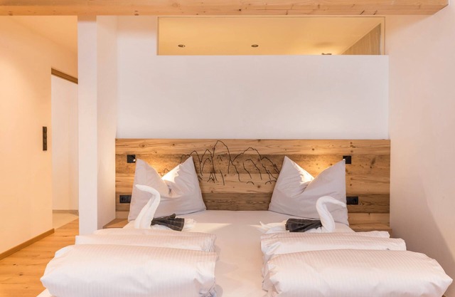 Holiday Apartment "Planerhof Apartment Edelweiss" with Mountain View, Shared Terrace and Wi-Fi