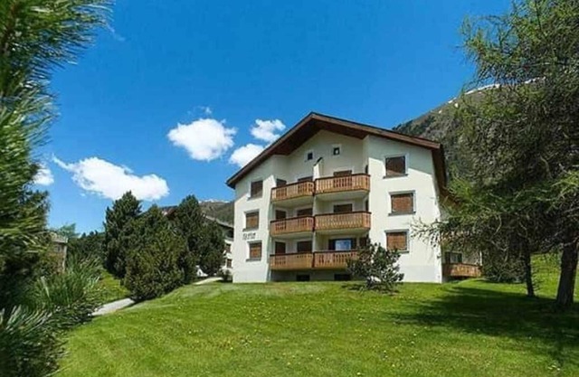 Holiday apartment Pontresina for 1 - 6 persons with 3 bedrooms - Holiday apartment