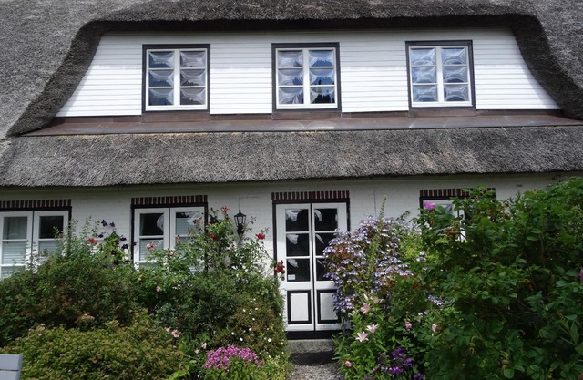 Holiday apartment Pommerby for 1 - 4 persons with 2 bedrooms - Holiday apartment in one or multi-fam