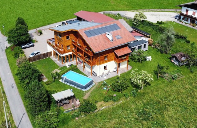 Holiday Apartment 'Residenz Zirmer Wohnung Wasser' with Mountain View, Shared Garden and Wi-Fi