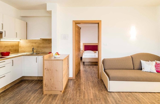 Holiday Apartment 'Rasnerhof Ferienwohnung Talblick' with Mountain View, Balcony & Wi-Fi