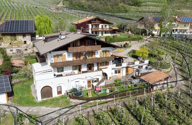 Holiday Apartment 'Rasnerhof Ferienwohnung Zielspitz' with Moutain View, Balcony & Wi-Fi