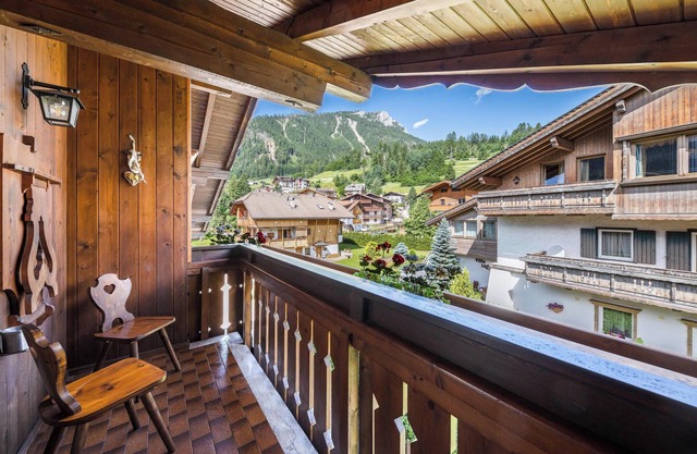 Holiday Apartment "Residence Lastè Roda de Vael" with Mountain Viewe
